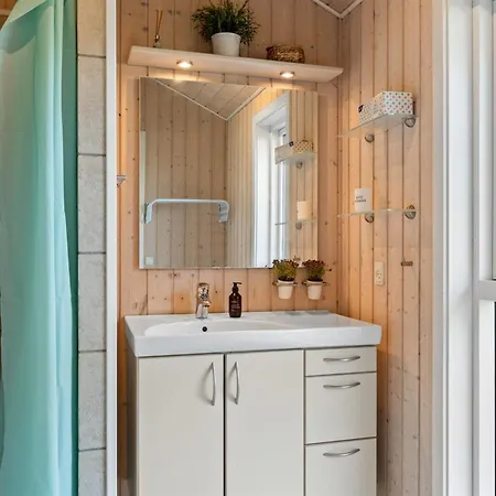 Harthwik - 10m From The Sea By Interhome *